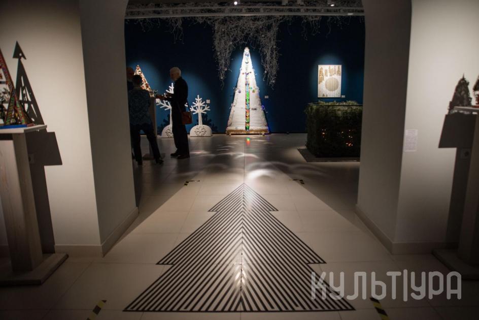 Художественные ёлки – ТОП от портала «Культура55»