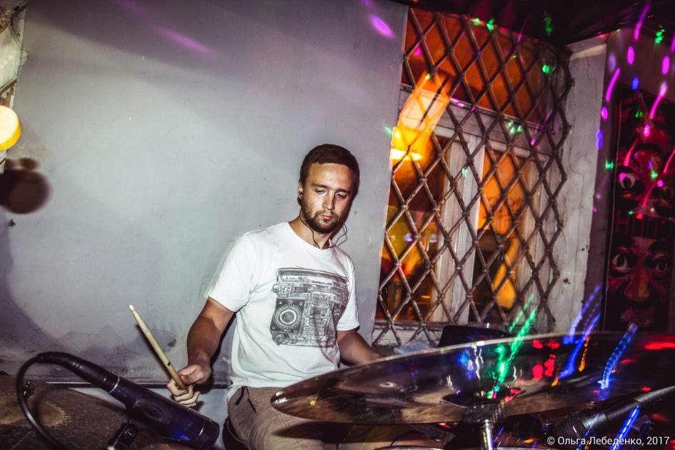 Павел Креслинг: «Омский рок – дикий, шумный, оголтелый, отчаянный и инфантильный, с разбитыми в кровь руками» 