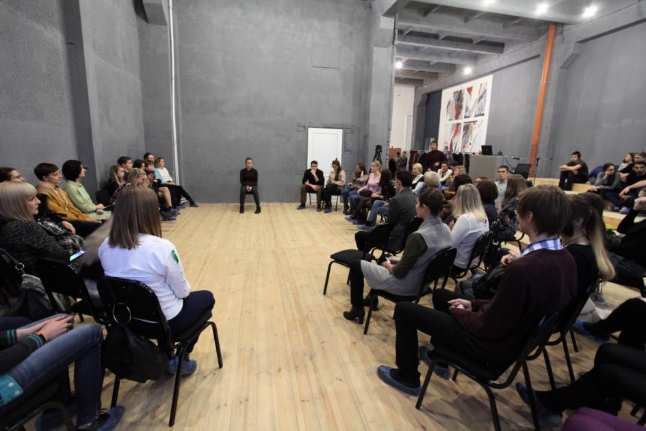 Как непрофессиональные актёры могут выбить слезу по тексту современной драматургии? 