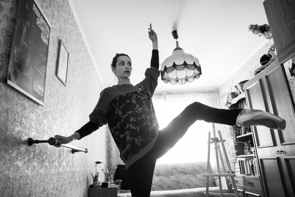 В гостях у балерины в изоляции