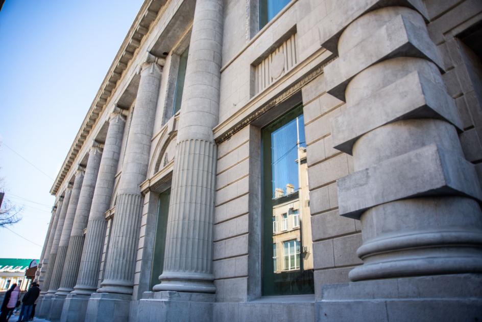 Как проходит реставрация исторического здания в самом центре Омска?