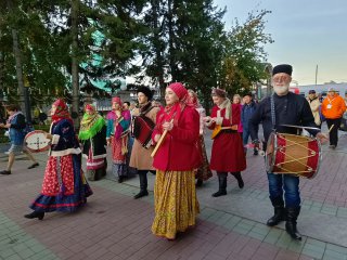 Стартовавший в Омске турпоезд по Сибири встретили в Новосибирске