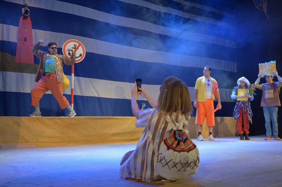 Кусочек Голландии в Омском ТЮЗе