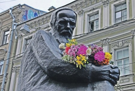 «Достоевский. Омск» представит спектакли разных жанров