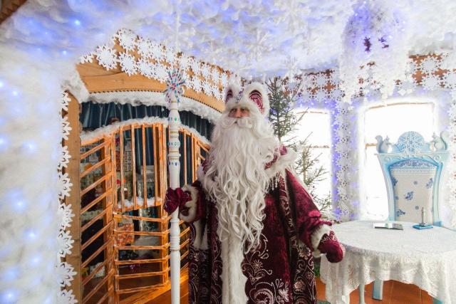 Омичи забронировали почти все даты на Сибирские владения Деда Мороза