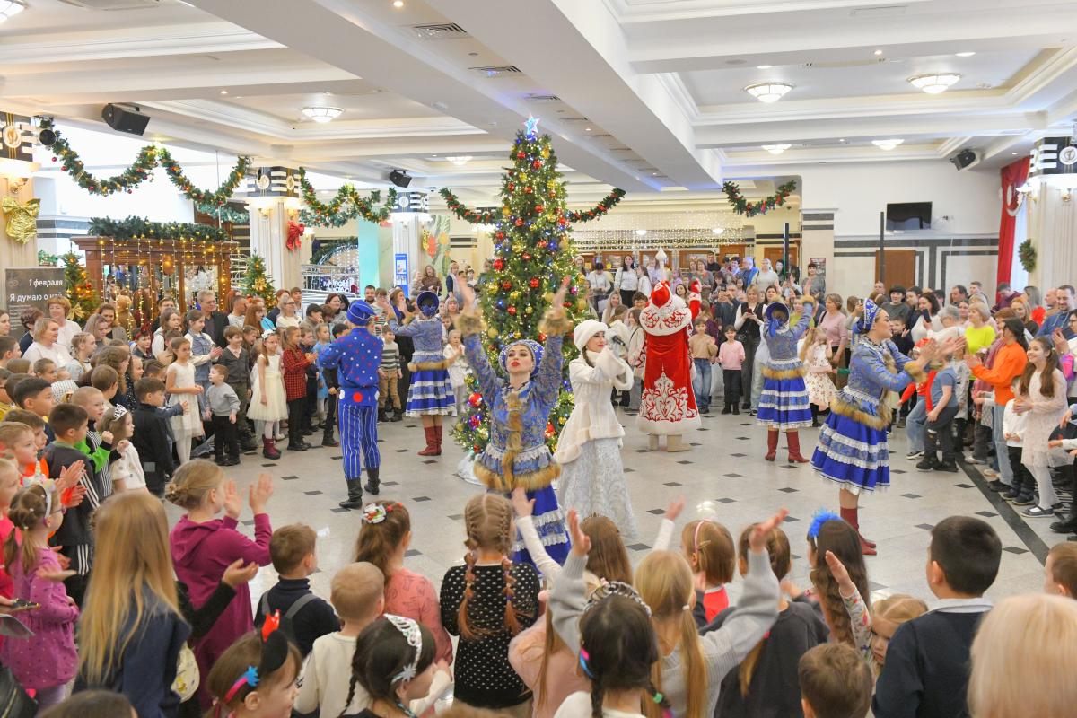 novogodnee_predstavlenie_omskogo_hora_3.jpg