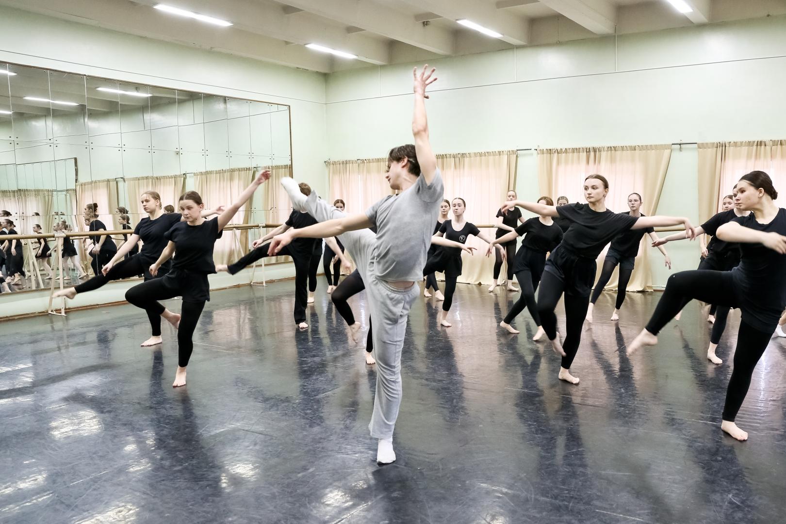 мастер-класс от артиста балета Александра Шеверова