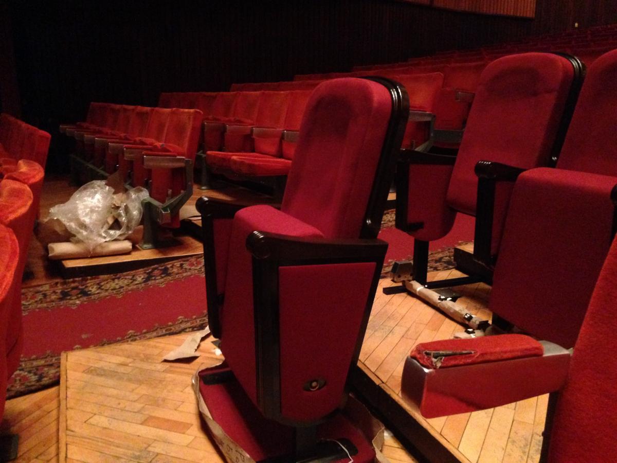 Кресла в театре