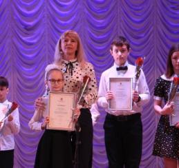 В Омске стипендиями Министерства культуры отметили учащихся ДШИ и студентов