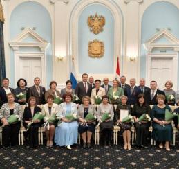 Виталий Хоценко вручил омичам государственные награды