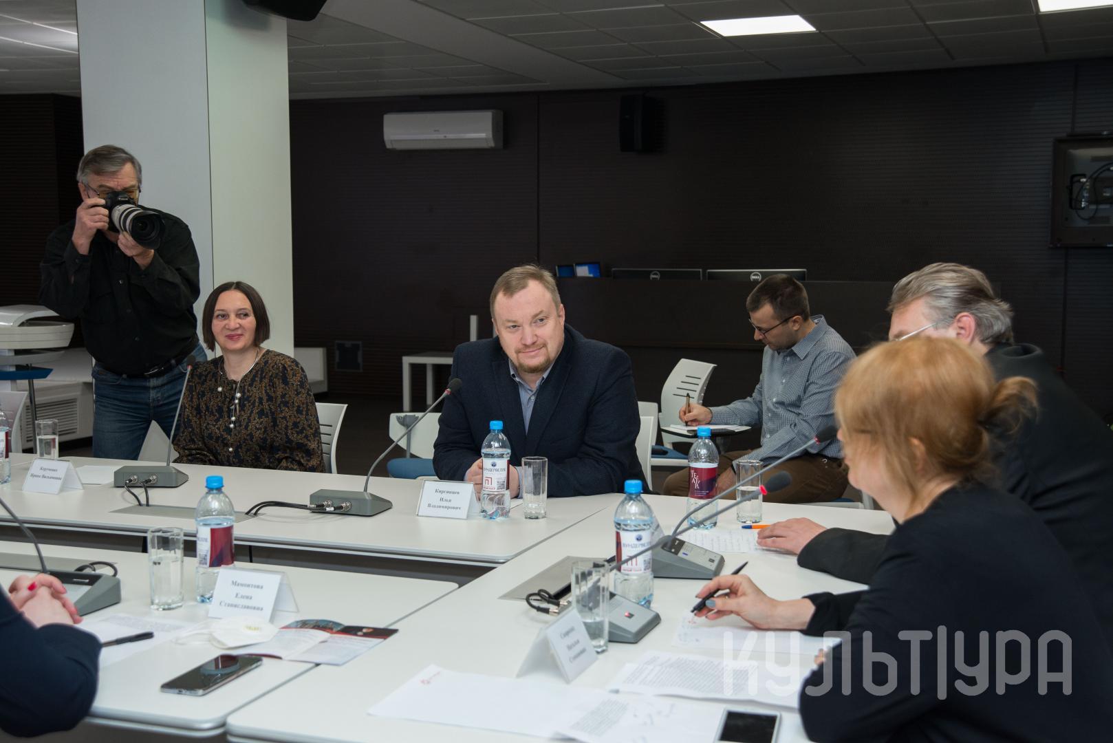 Круглый стол фестиваля «лиТЕрАТуРа»